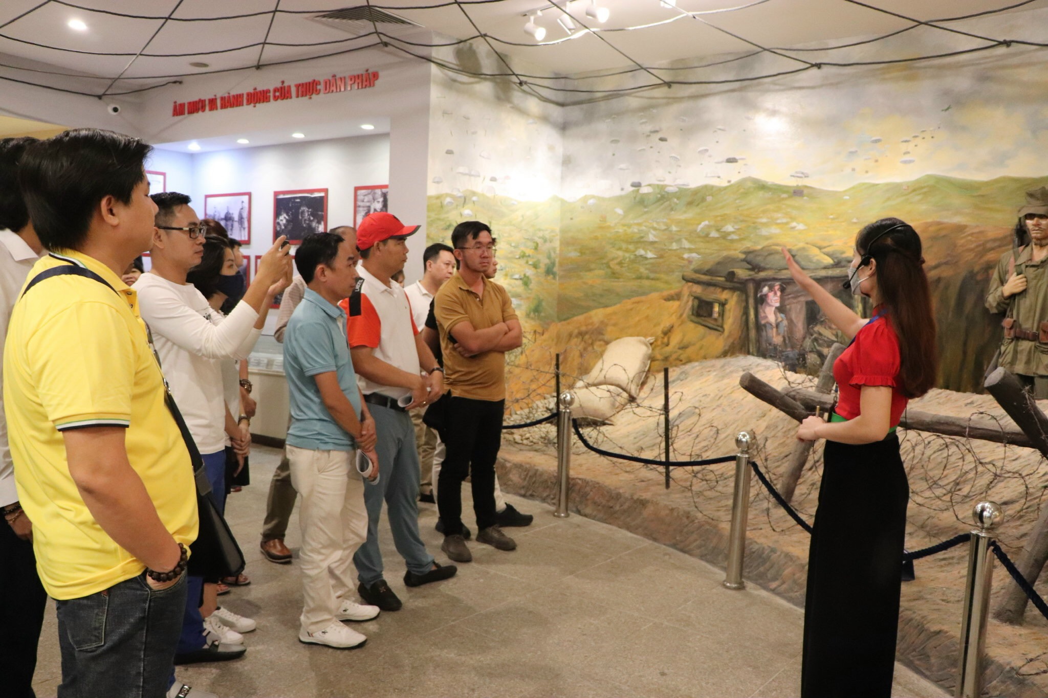  Đoàn Famtrip khảo sát tại Bảo tàng Chiến thắng lịch sử Điện Biên Phủ
